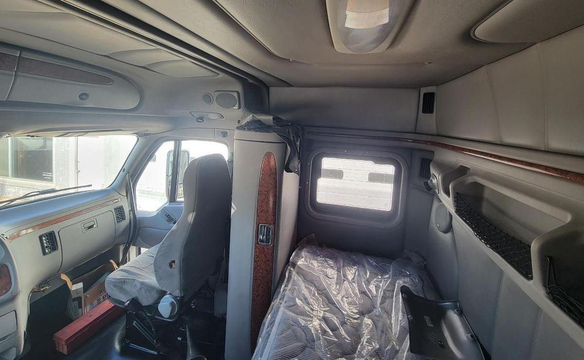 Used 2005 Peterbilt 387