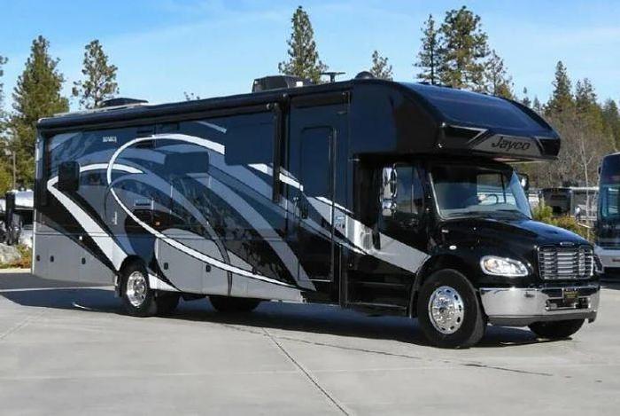 Used 2021 Jayco Seneca 37K