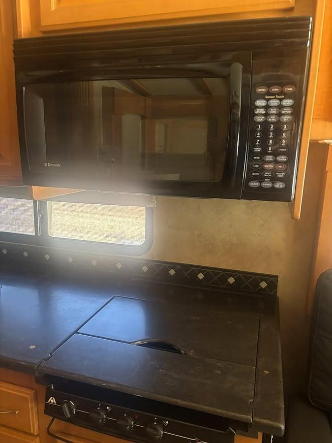 Used 2007 Gulf Stream Coach Friendship G8 8412 Class A Motorhome