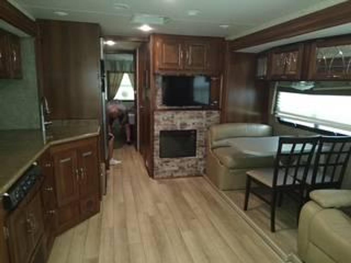 Used 2014 Forest River Georgetown XL 352Q