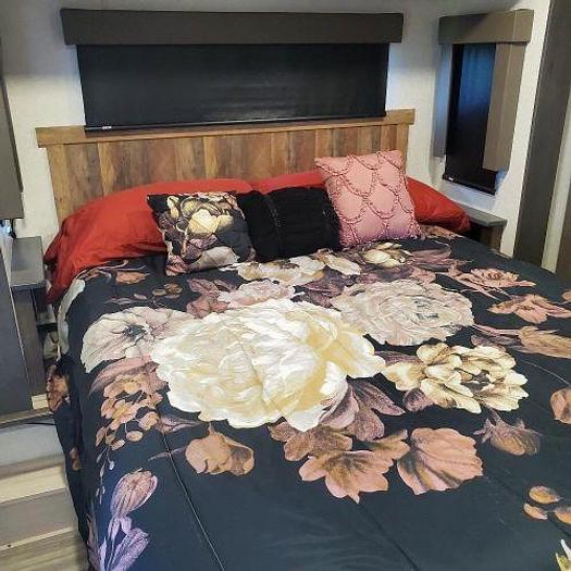 Used 2022 Alliance Valor 40V13