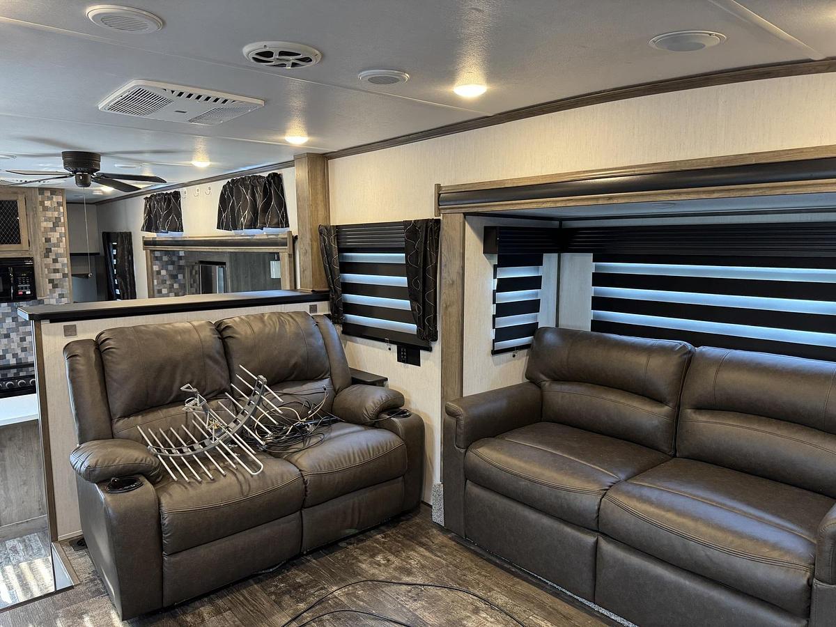 Used 2021 Forest River Sabre 37FLL