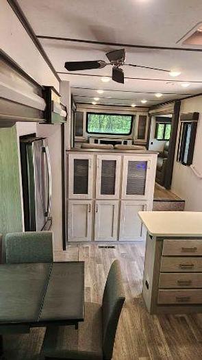 Used 2021 Keystone Montana 383TH