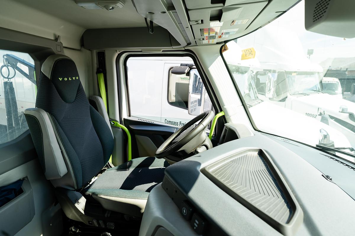 Used 2025 Volvo 300 Day Cab Semi Truck