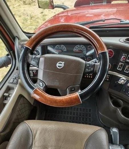 Used 2015 Volvo VNL64T780