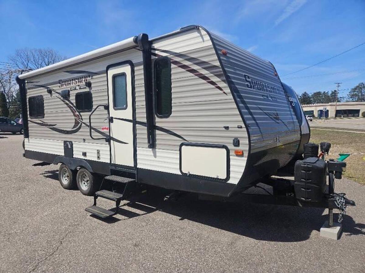 Used 2018 KZ Sportsman Travel Trailer