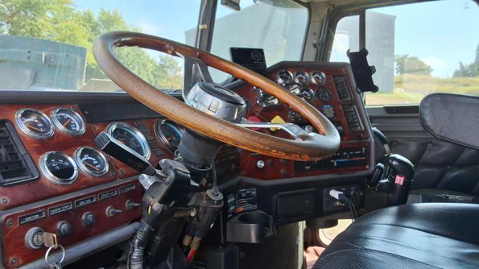 Used 2003 Freightliner Classic