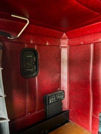 Used 1993 Freightliner FLD120