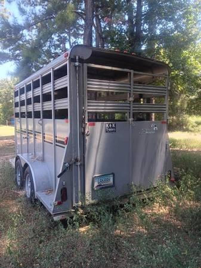 Used 2020 Macon Custom Four-Horse Trailer