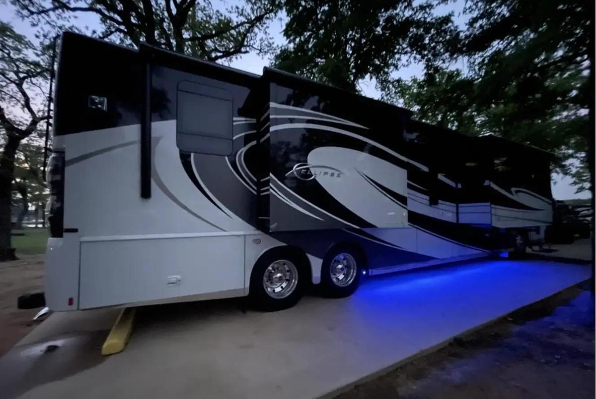 Used 2015 Winnebago Itasca Ellipse 42HD