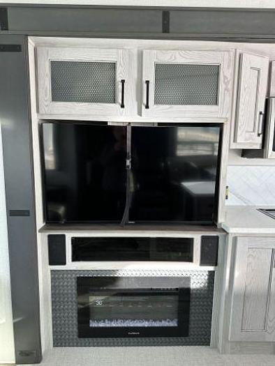 Used 2023 Keystone Montana High Country 295RL