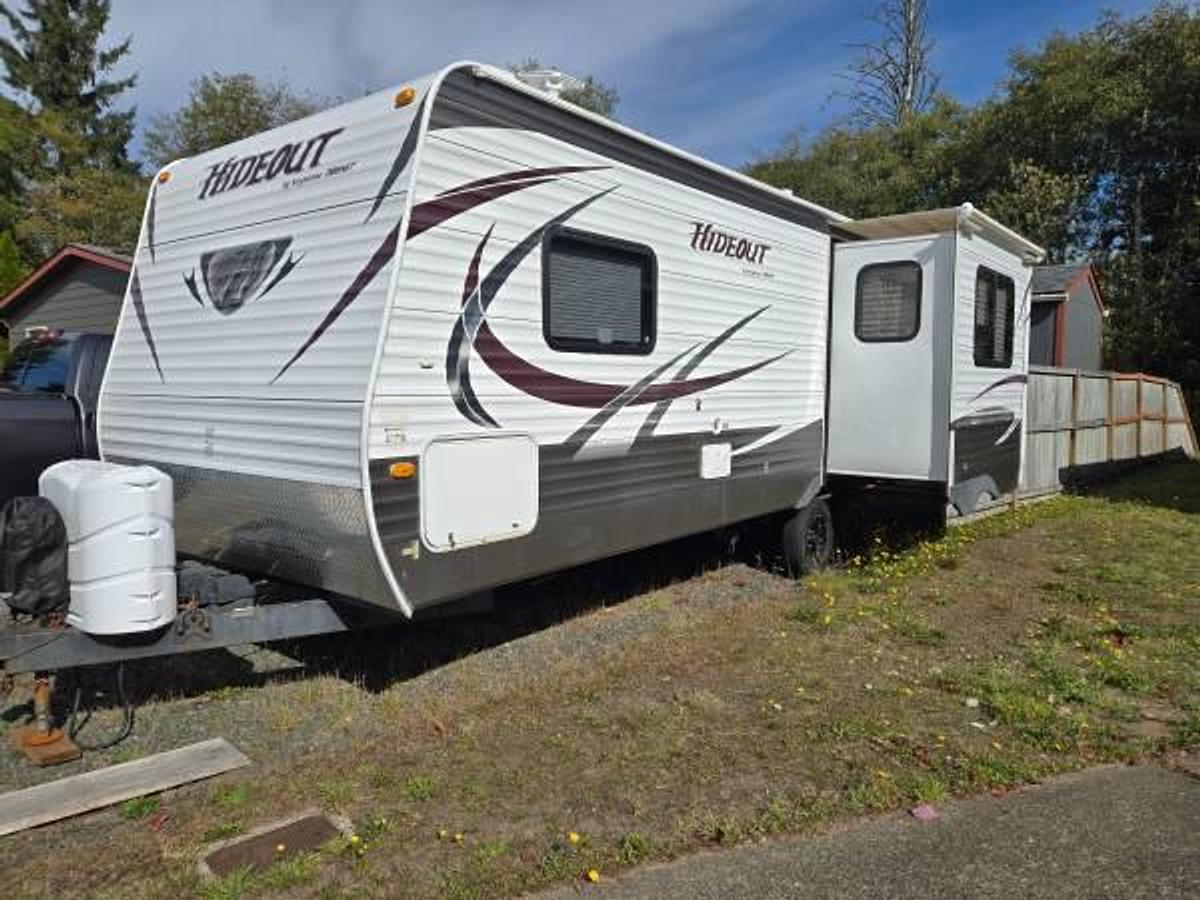 Used 2014 Keystone Hideout 24RLWE Travel Trailer