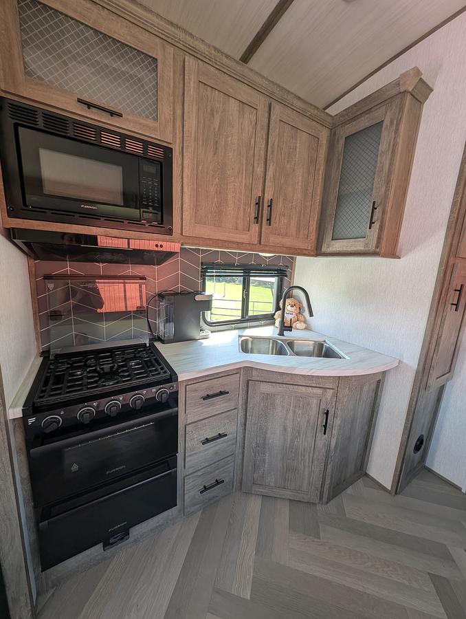Used 2022 Forest River Salem Hemisphere 356qb
