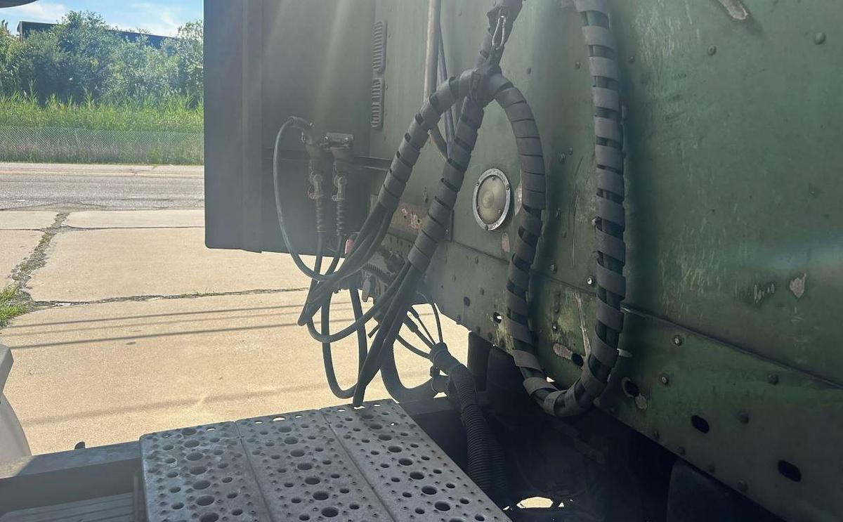 Used 2007 Freightliner Columbia 120 Semi Truck