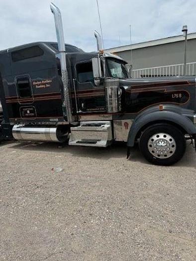 Used 2023 KENWORTH W900L