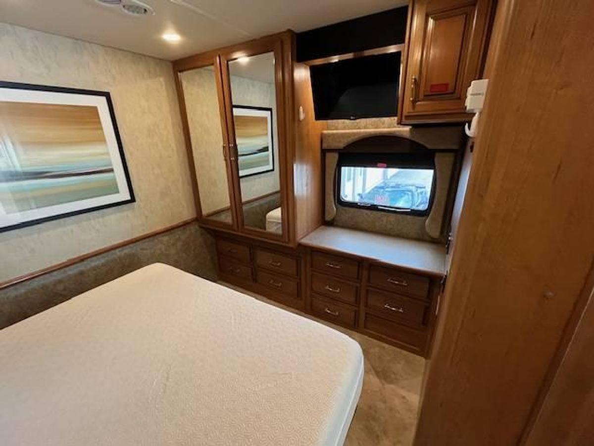Used 2016 Fleetwood Southwind 32VS Class A Motorhome