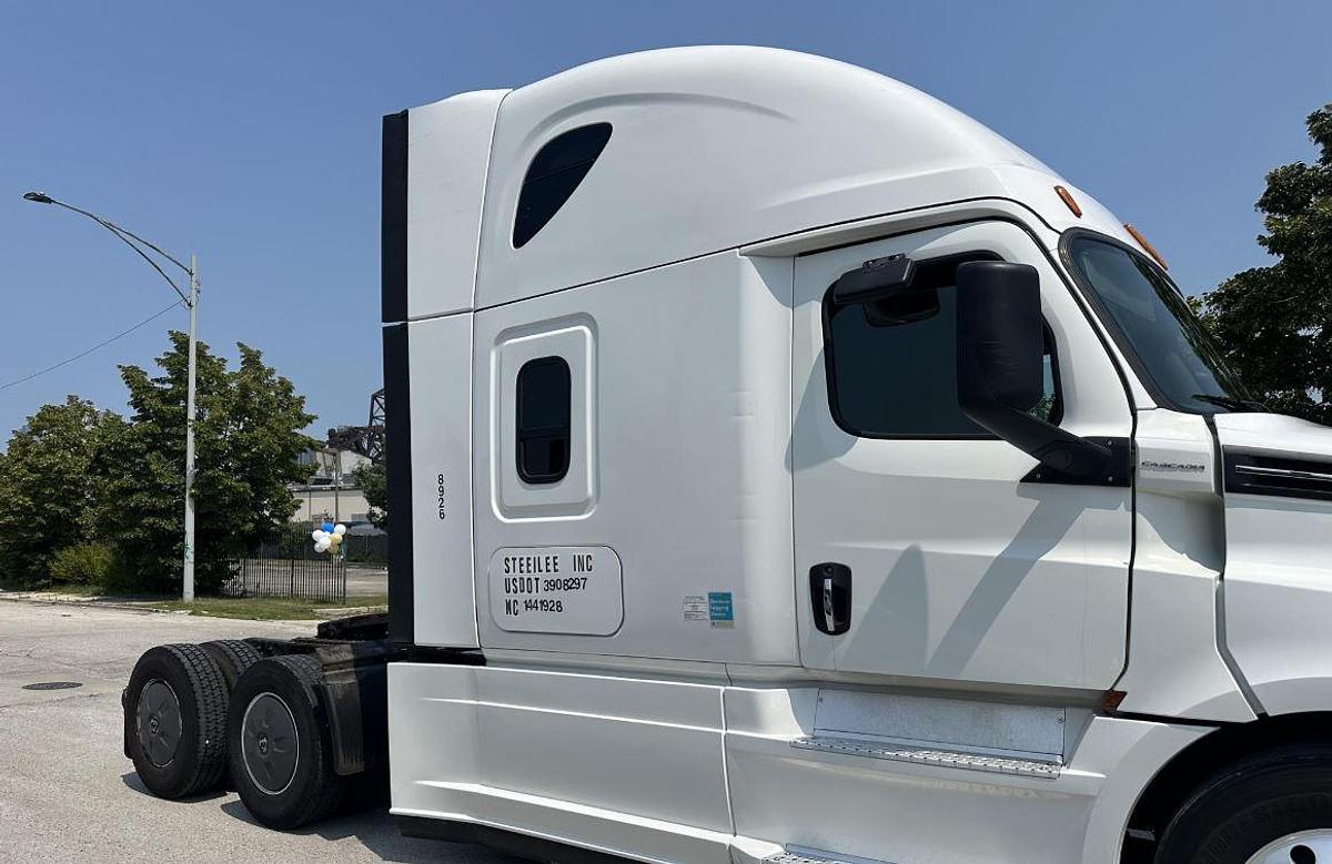 Used 2019 Freightliner Cascadia 126