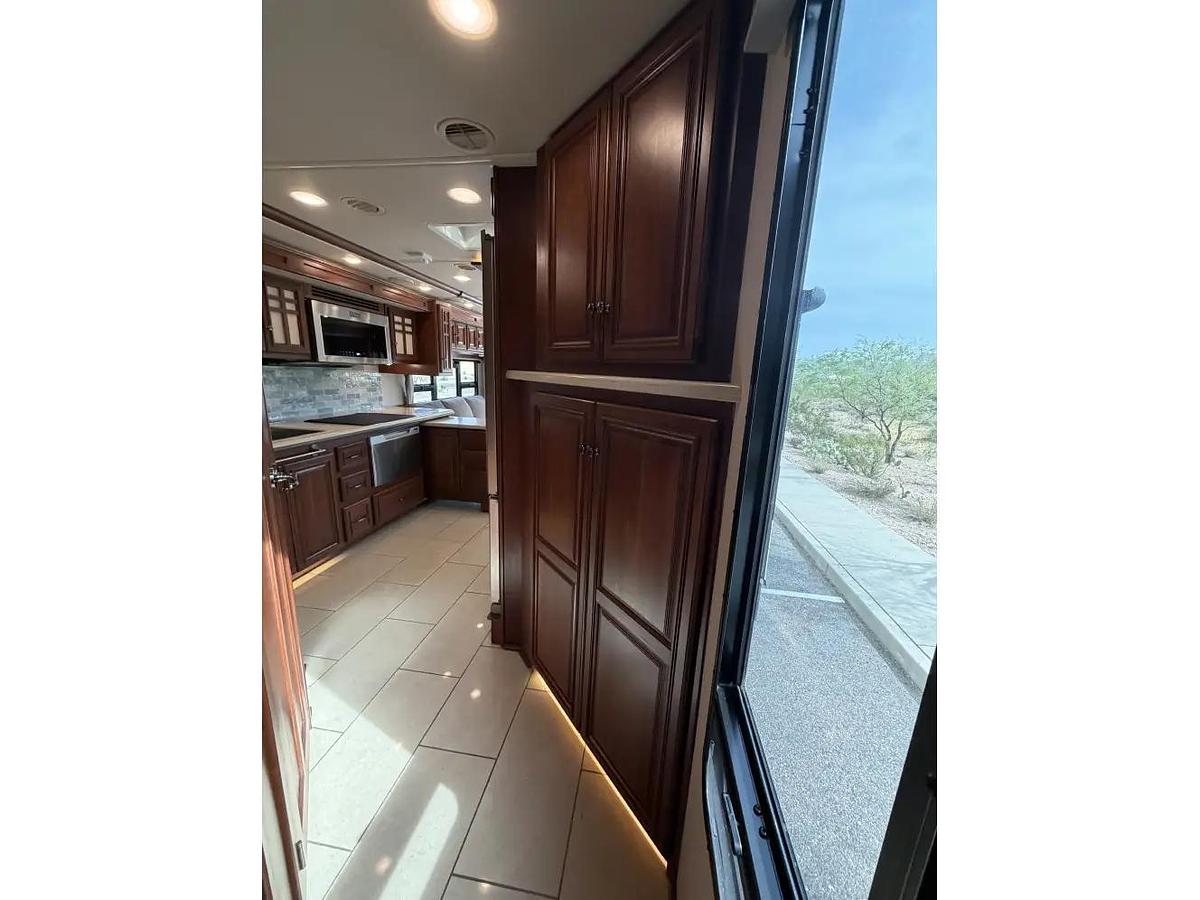 Used 2015 Winnebago Itasca Ellipse 42HD