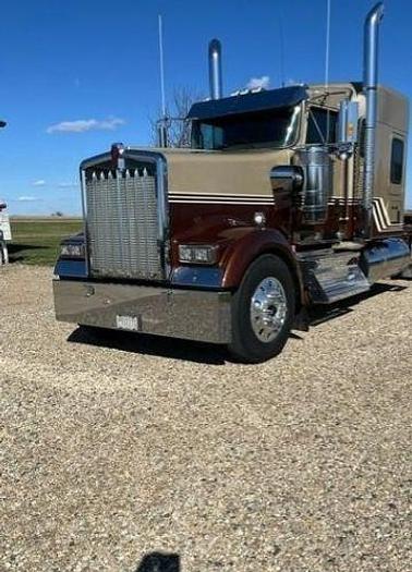 Used 2022 KENWORTH W900L