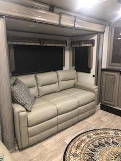 Used 2021 Keystone Montana 3760FL