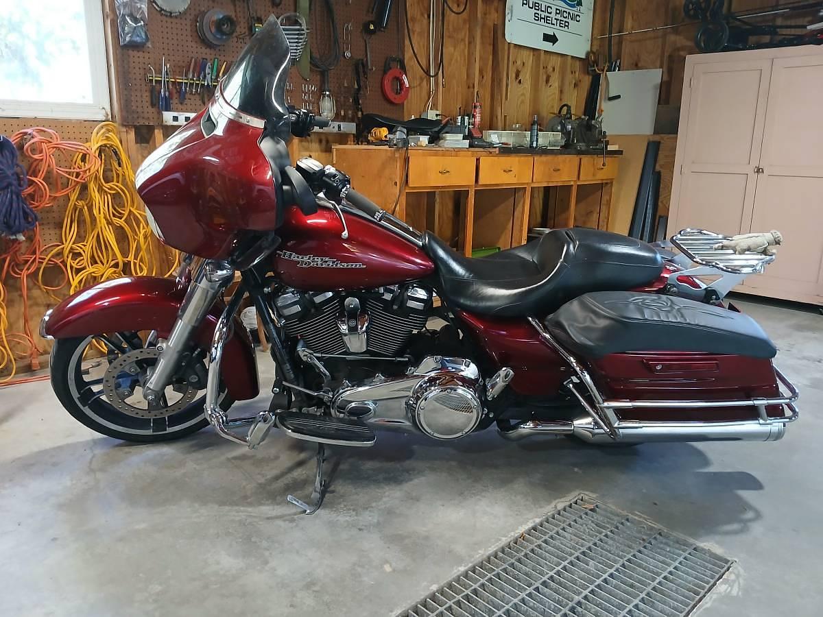 Used 2017 Harley Davidson Street Glide