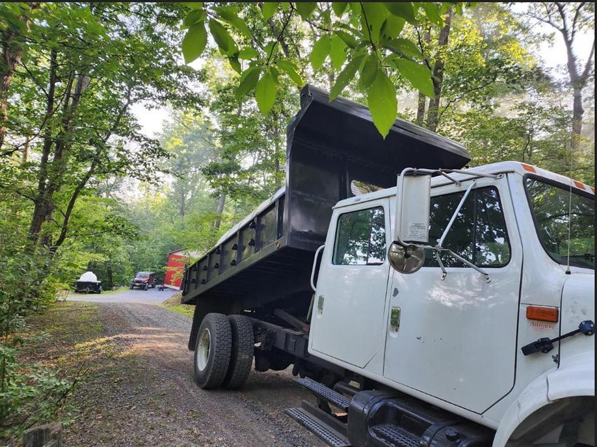 Used 2002 International 4700