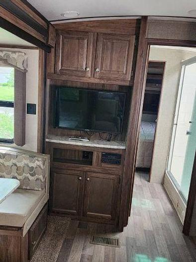 Used 2017 Keystone Cougar Xlite 28RLS