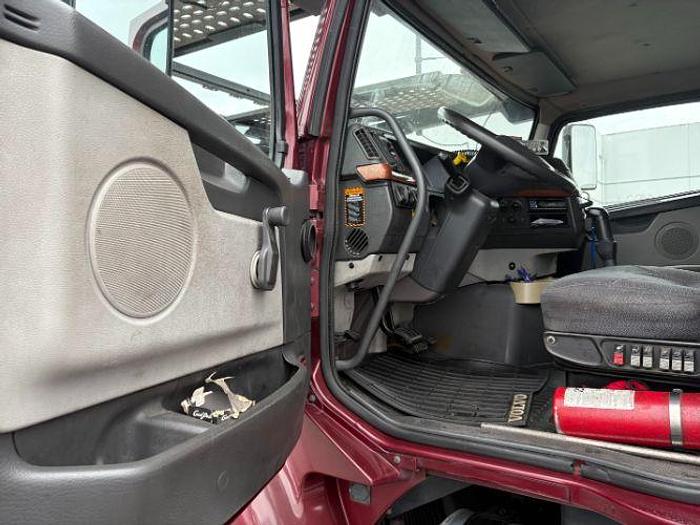 Used 2012 Volvo VAH64200 Car Hauler