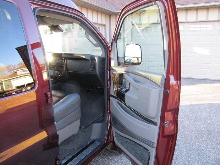 Used 2019 Chevrolet Express 2500 Cargo Van 3D