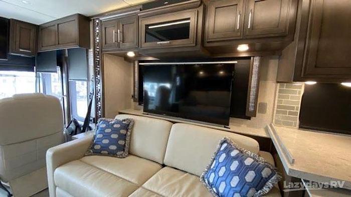 Used 2021 Newmar Ventana 4369
