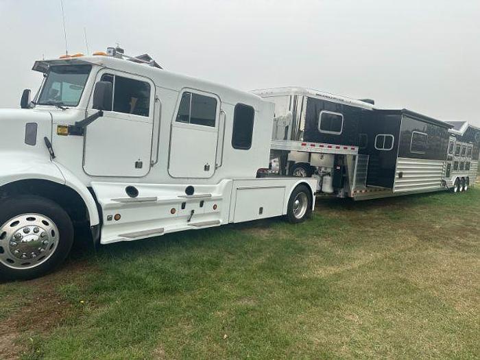 Used 2000 Peterbilt 330 Business Class Custom Schwalb Stretch Hauler