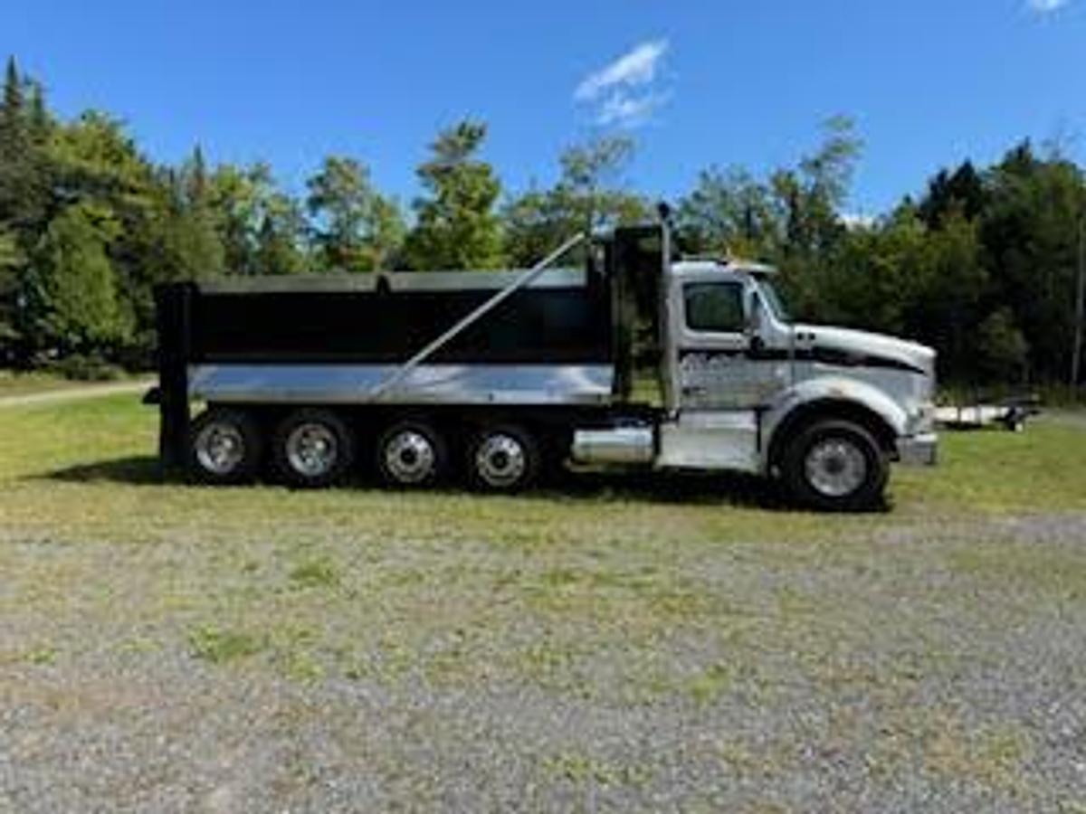 Used 2015 Peterbilt 567 Dump Truck