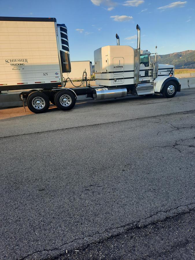 Used 2019 Kenworth W900L Sleeper Semi Truck