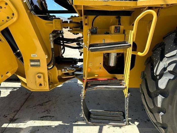 Used 2015 CATERPILLAR 930K Wheel Loader