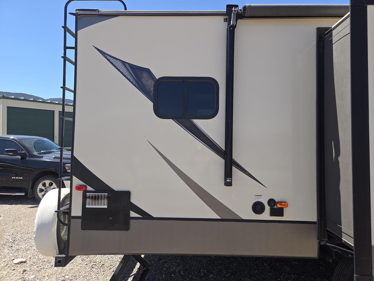 Used 2018 Crosswinds Volante VL30EK Travel Trailer