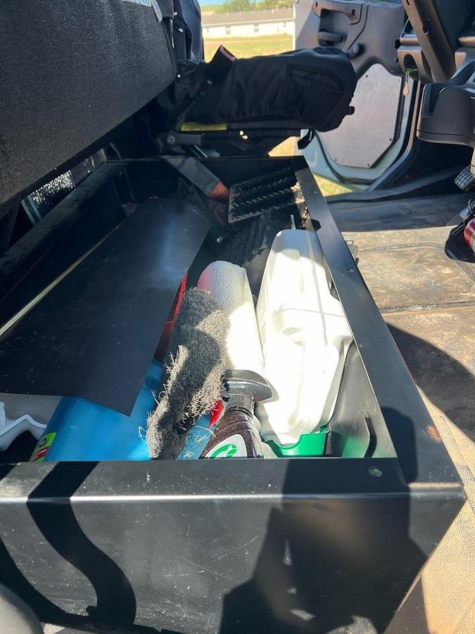 Used 2009 Freightliner Business Class Box Truck