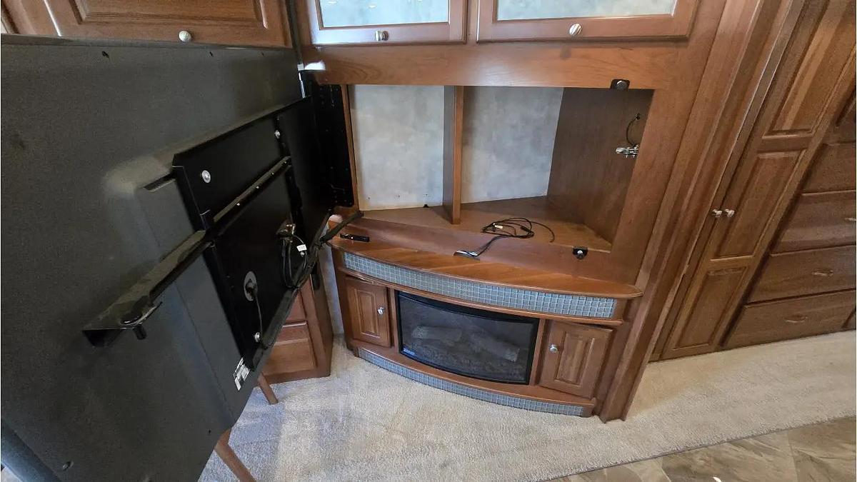 Used 2016 Winnebago Journey 40r