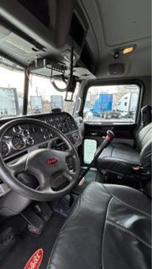 Used 2012 Peterbilt 389
