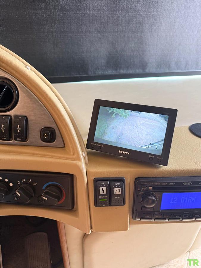 Used 2009 Fleetwood Expedition 38R Class A Diesel Pusher