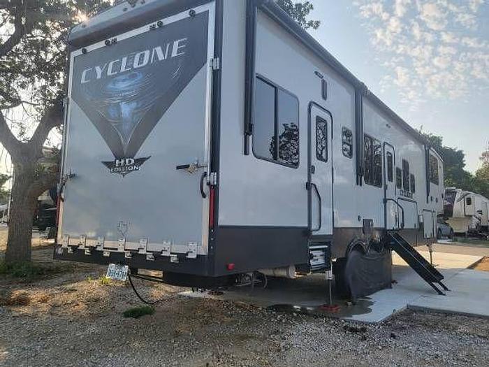 Used 2019 Heartland Cyclone 4007