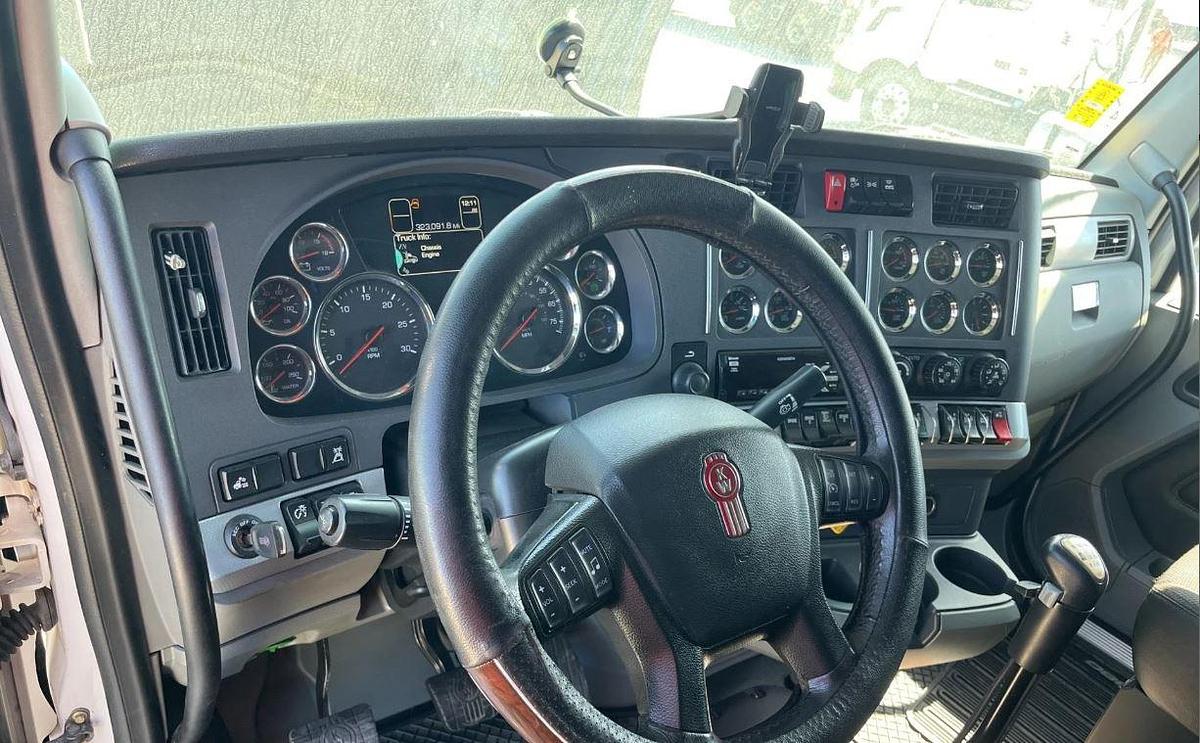 Used 2020 Kenworth T880