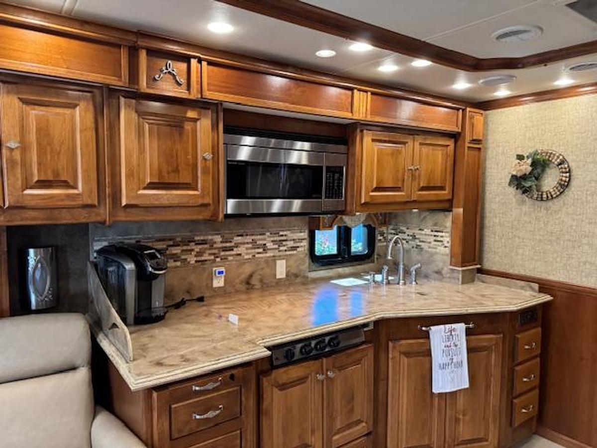 Used 2014 Tiffin Phaeton 40QBH