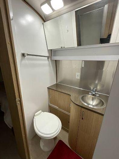 Used 2019 Airstream Flying Cloud M-27FB Twin