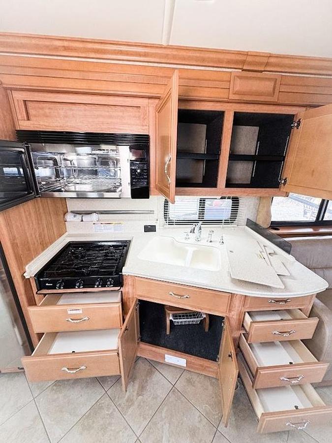 Used 2010 Fleetwood Discovery 40X