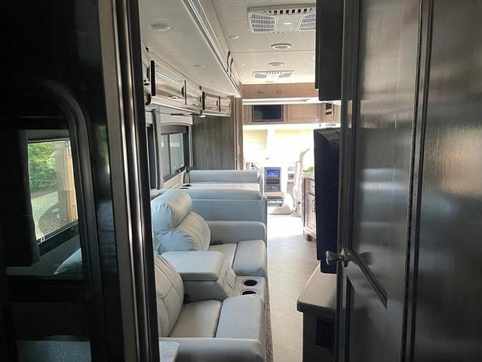 Used 2022 Holiday Rambler Vacationer 33C