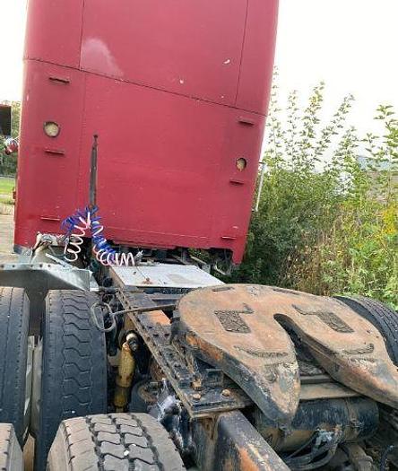 Used 1996 Freightliner FLD120