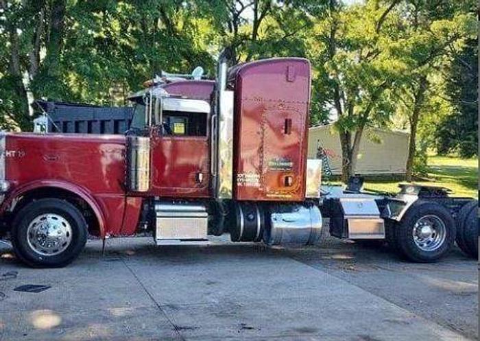 Used 2019 Peterbilt 389 Sleeper