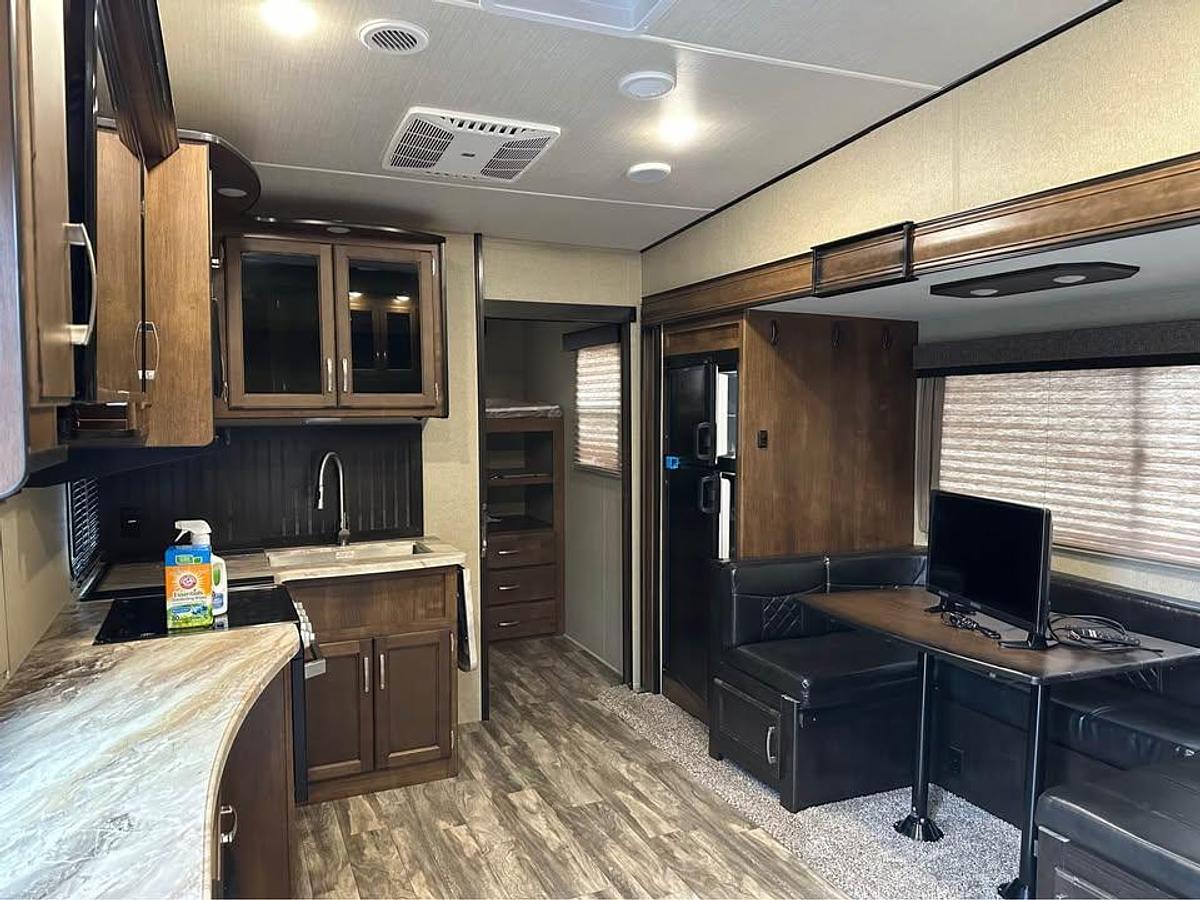 Used 2018 Grand Design Reflection 290BH Fifth Wheel