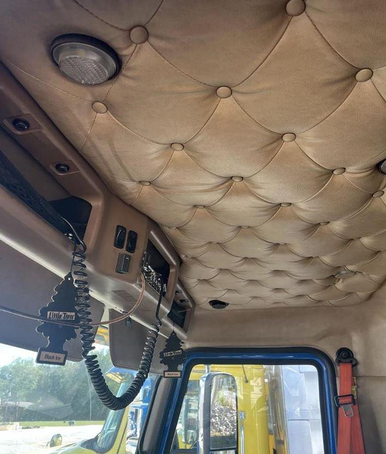 Used 2017 Mack Granite GU713