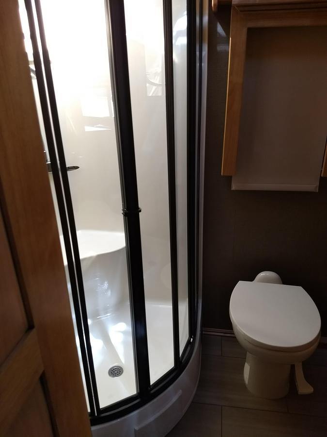 Used 2018 Tiffin Allegro Red 33AA